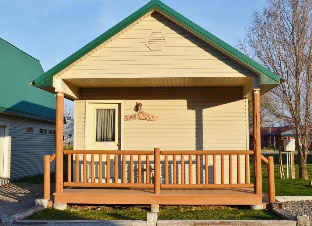 Sleepy J Cabins Swan Valley Zimmer foto