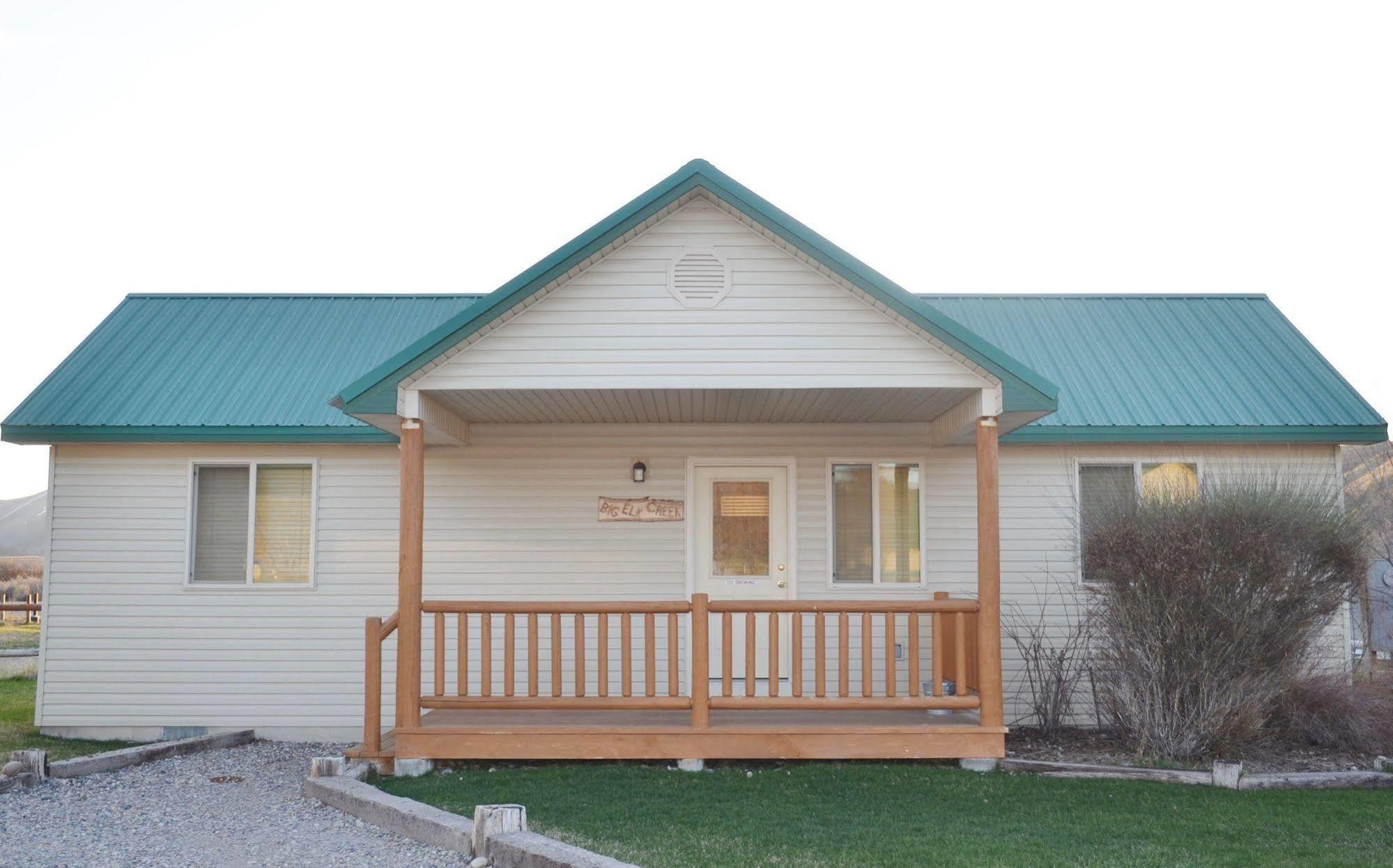 Sleepy J Cabins Swan Valley Exterior foto